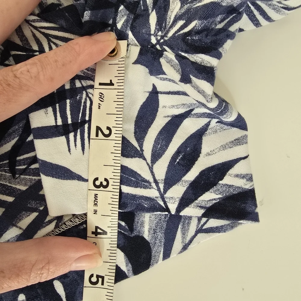 Spanx On the Go Tropical Print Navy/White Twill Shorts Size XL Stretch Casual